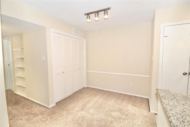 Foto del edificio - 12550 Whittington Dr
