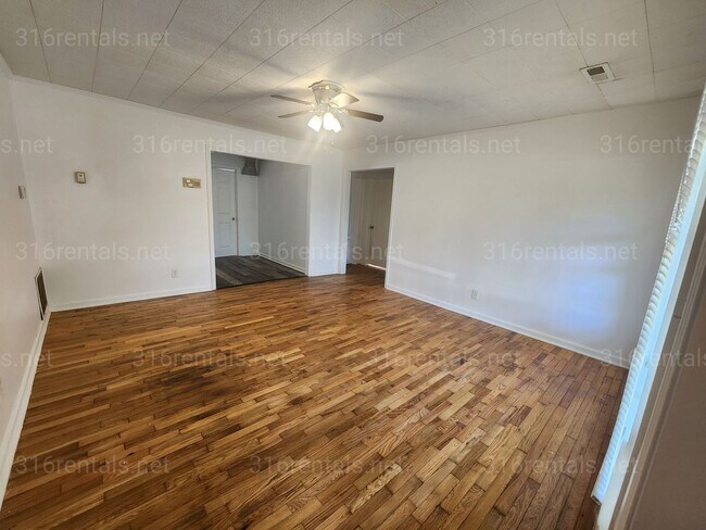 Foto del edificio - $995 - 3 bedroom / 1 bathroom Single Family Home