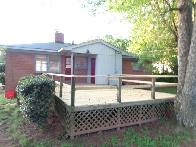 Building Photo - 3325 Sudbury Rd