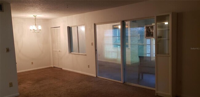 Building Photo - 551 Fairways Dr