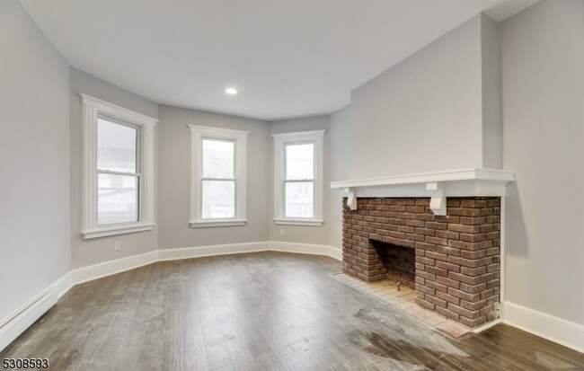Building Photo - 27 Wolcott Terrace