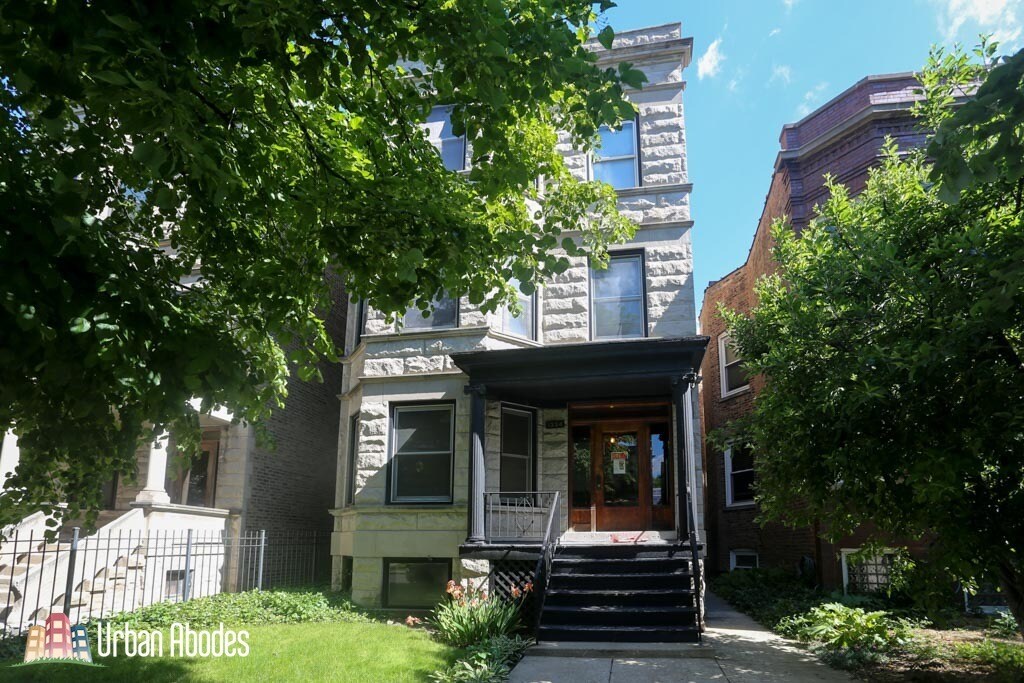 Primary Photo - 1334 W Cornelia Ave