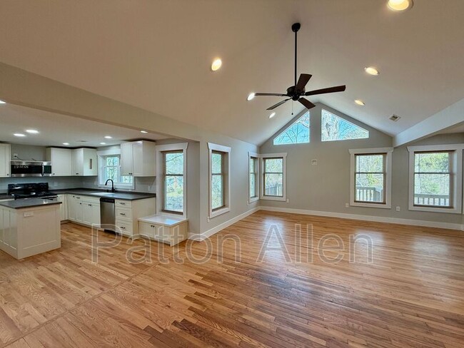 Building Photo - 295 School Rd E