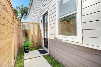 Building Photo - 3903 Hain St