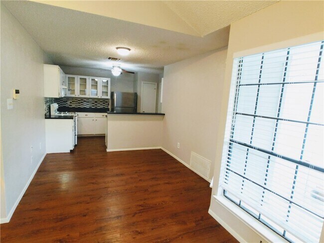 Foto del edificio - 1807 Rainy Meadows Dr