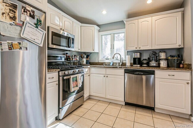 Foto del edificio - 33 Brookside Pl