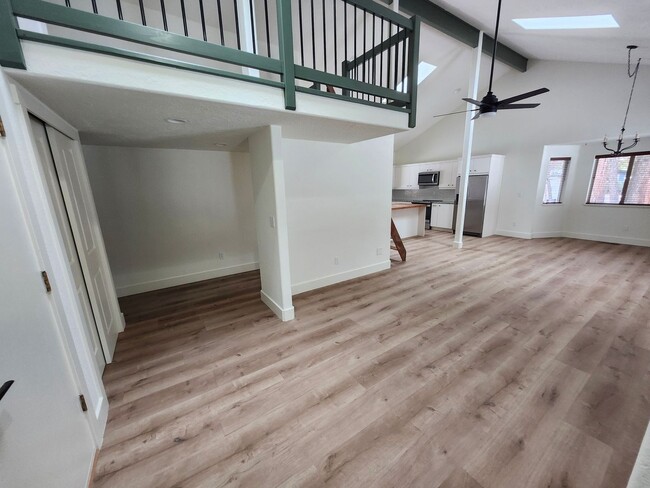 Foto del edificio - Modern and Remodeled SF Home in Southwest ...