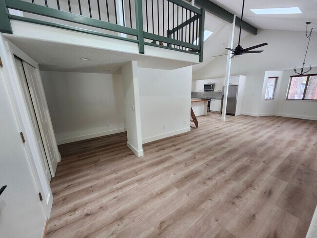 Foto del edificio - Modern and Remodeled SF Home in Southwest Bend on .8 Acres