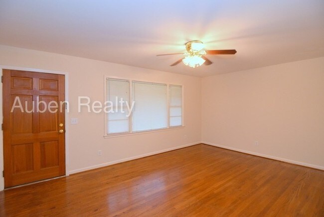 Foto del edificio - Large North Augusta Home w/ Finished Basement