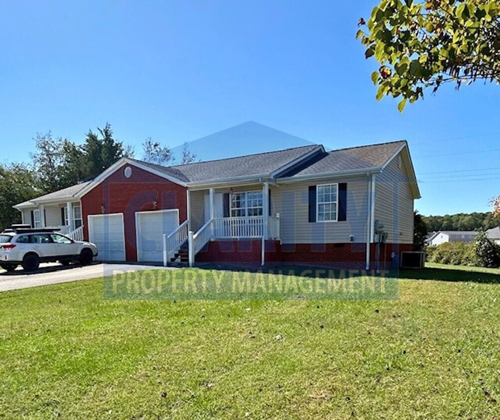 Primary Photo - Two bedroom townhome w/ garage!