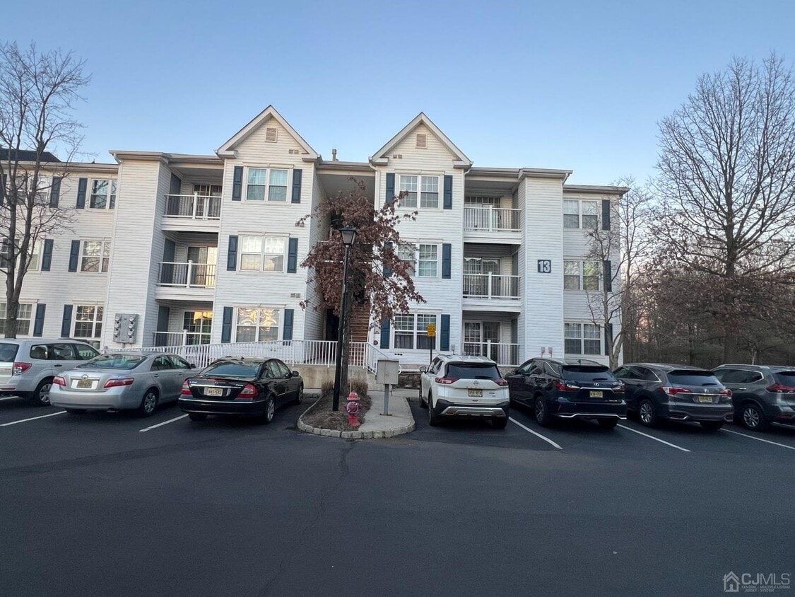 1337 Waterford Dr, Edison, NJ 08817 Condo for Rent in Edison, NJ