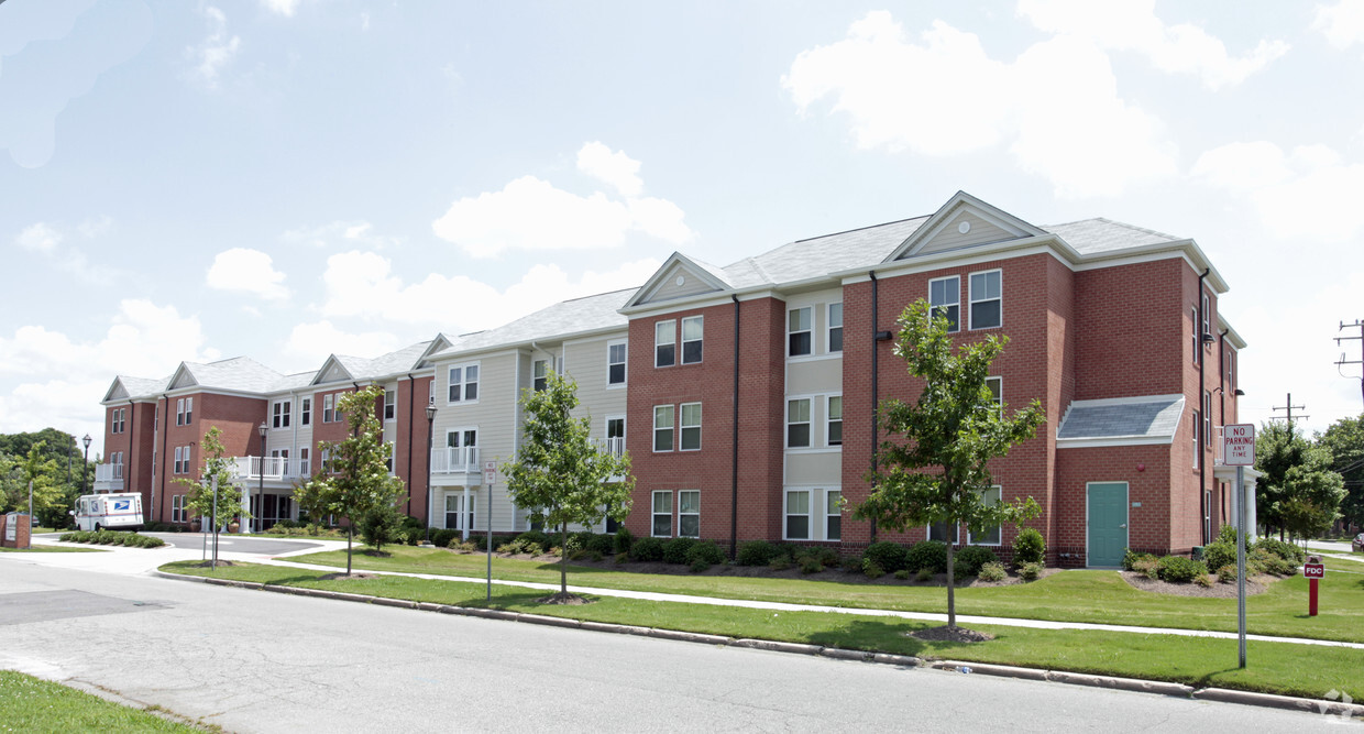 Building Photo - Village Gardens