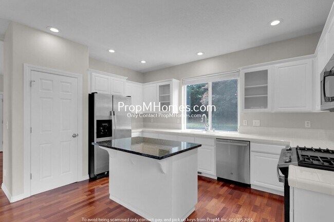 Building Photo - Three-Bedroom Loft-Style Home near Progres...