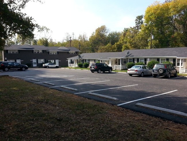 Foto del edificio - Two Bedroom Townhome