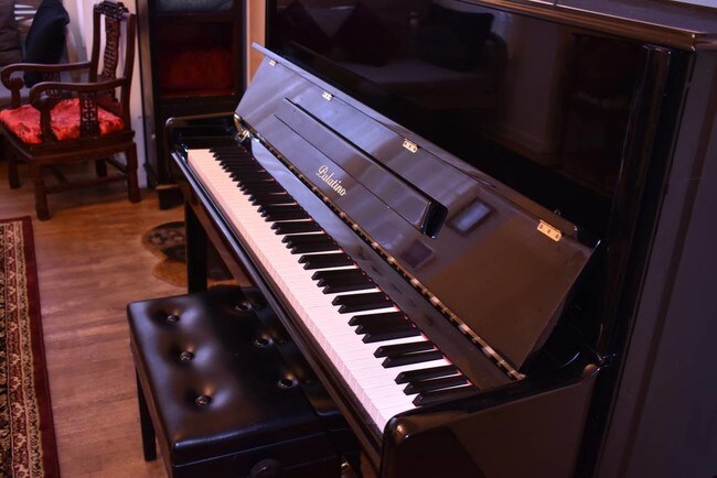 piano - 1712 Corcoran St NW