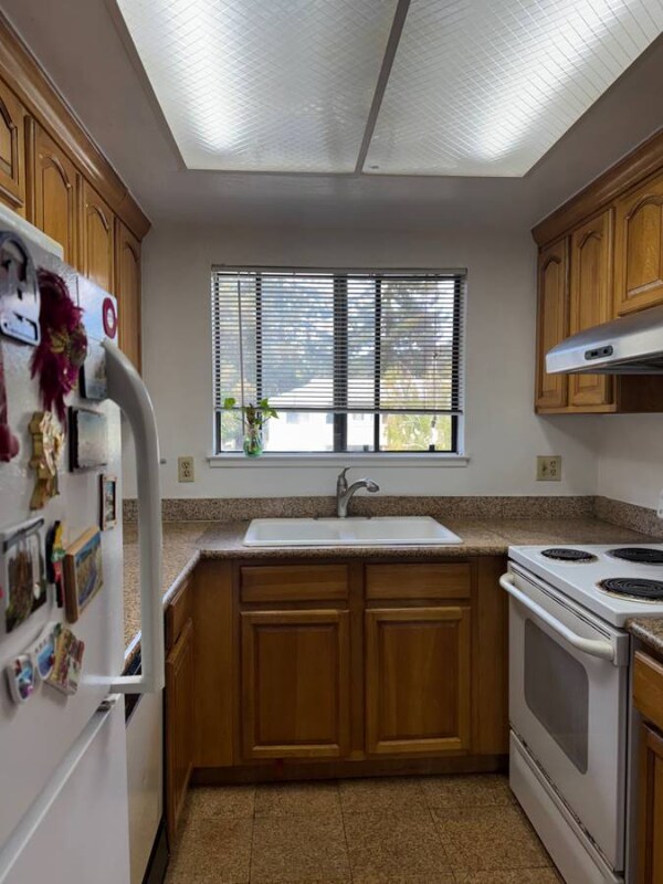 Foto del edificio - 1038 N Abbott Ave