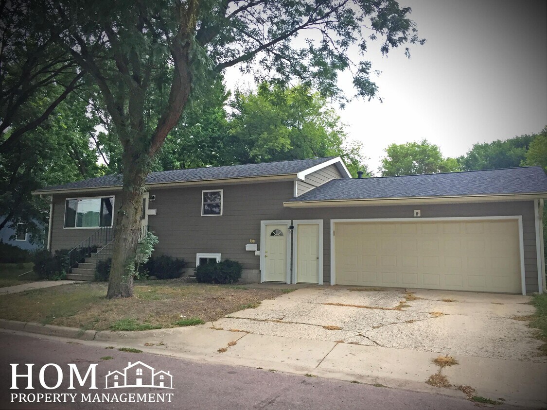 108.5 Rogers St, Mankato, MN 56001 House Rental in Mankato, MN