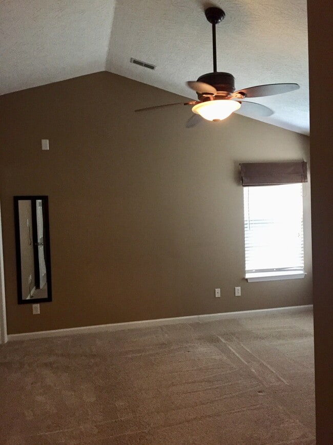 Building Photo - 3044 Shady Knoll