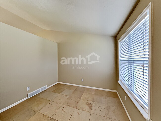 Foto del edificio - 6072 W Duchess Street