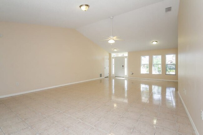 Foto del edificio - 4307 Fairfax Dr E