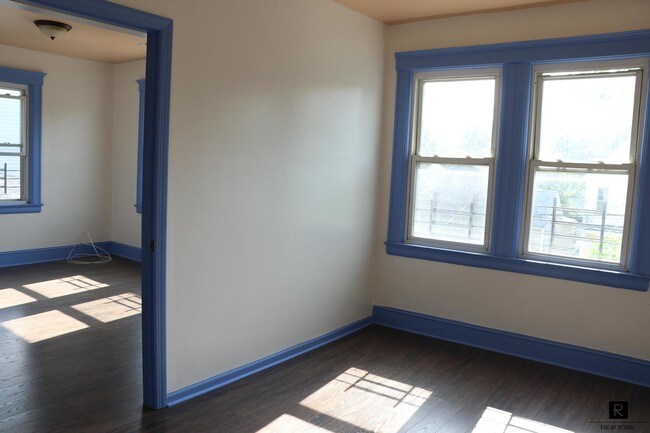 Building Photo - 270 Gordon Street