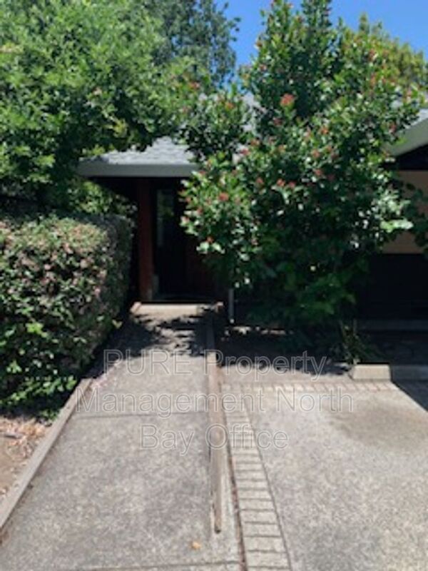 1056 Edwards Ave Unit B, Santa Rosa, CA 95401 Condo for Rent in Santa