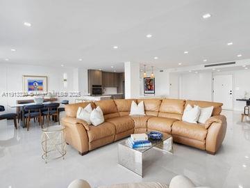 Building Photo - 5825 Collins Ave