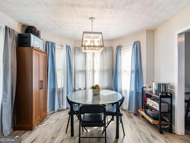 Foto del edificio - 443 Rhett Dr