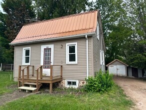 Building Photo - 209 Pine St