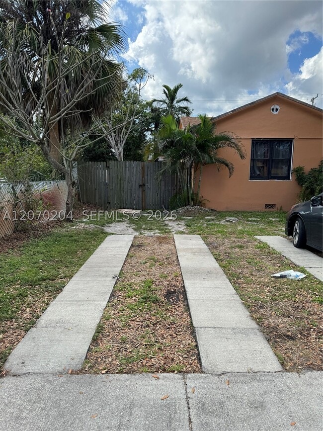 Building Photo - 1018 N 17th Ave