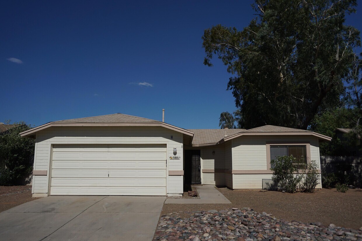 Tucson, 
                        , –