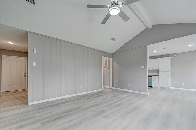 Building Photo - 4917 Fairvent St
