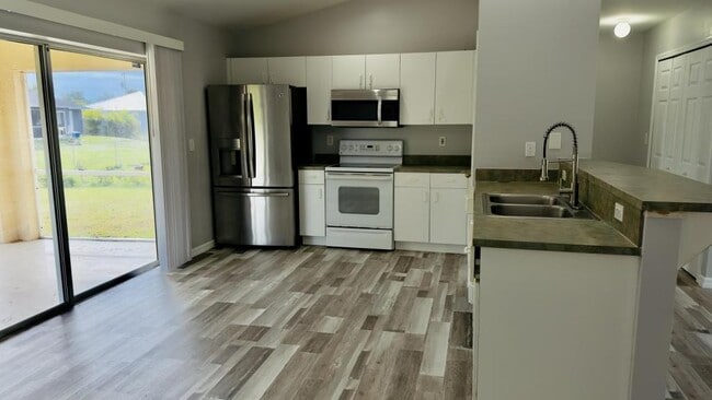 Building Photo - 713 Rue Labeau Cir