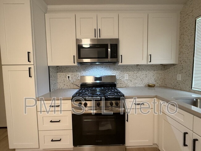 Building Photo - 2512 Dukeland Dr
