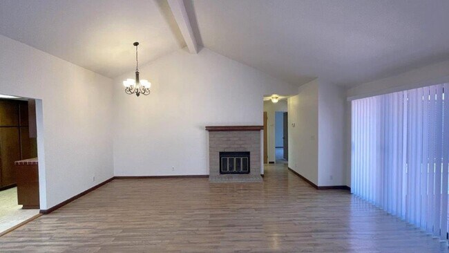 Foto del edificio - Walnut Creek 2 bedroom 2 bath townhome wit...