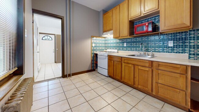 Building Photo - DONT MISS THIS 3-BEDROOM FRANKFORD HOME, Q...