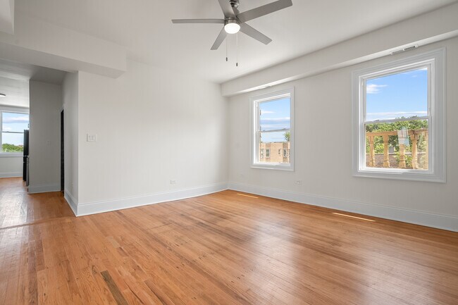 Foto del edificio - 4541 S Forrestville Ave