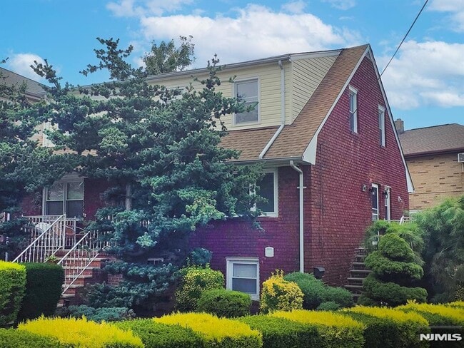 Foto del edificio - 440 Hillcrest Pl