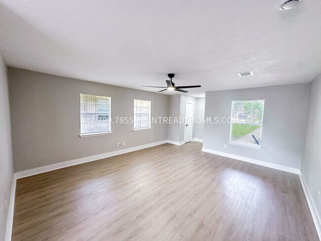 Foto del edificio - 3305 Scotch Moss Ln