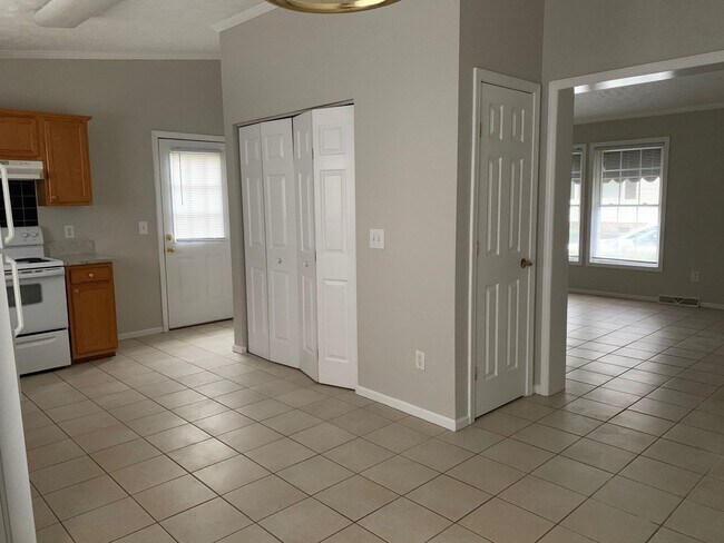 Foto del edificio - 1311 Bright Ct