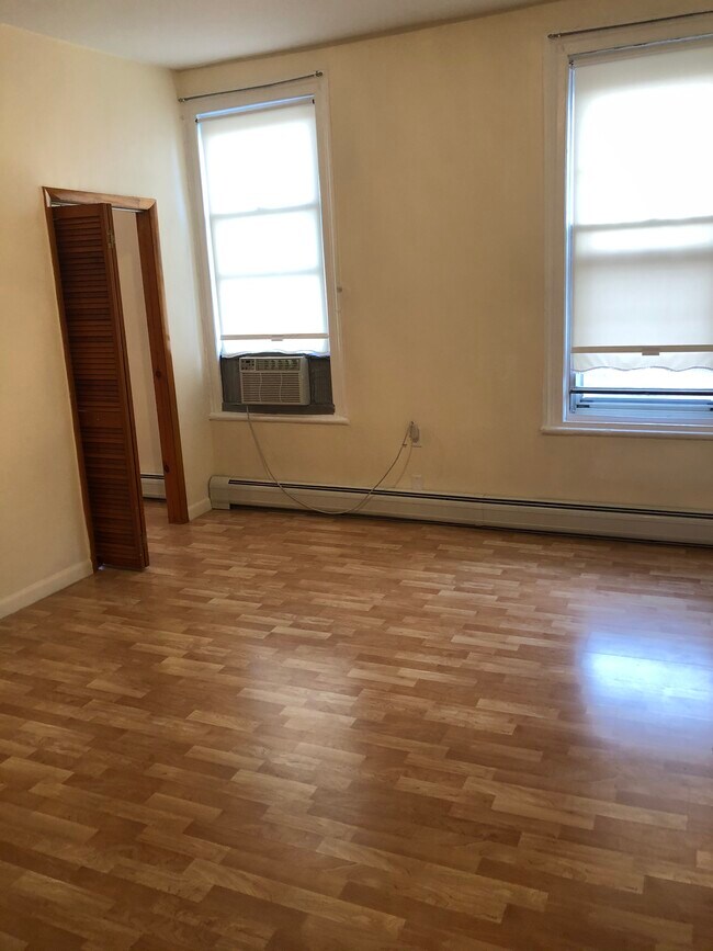 Foto del edificio - 102 Bloomfield St