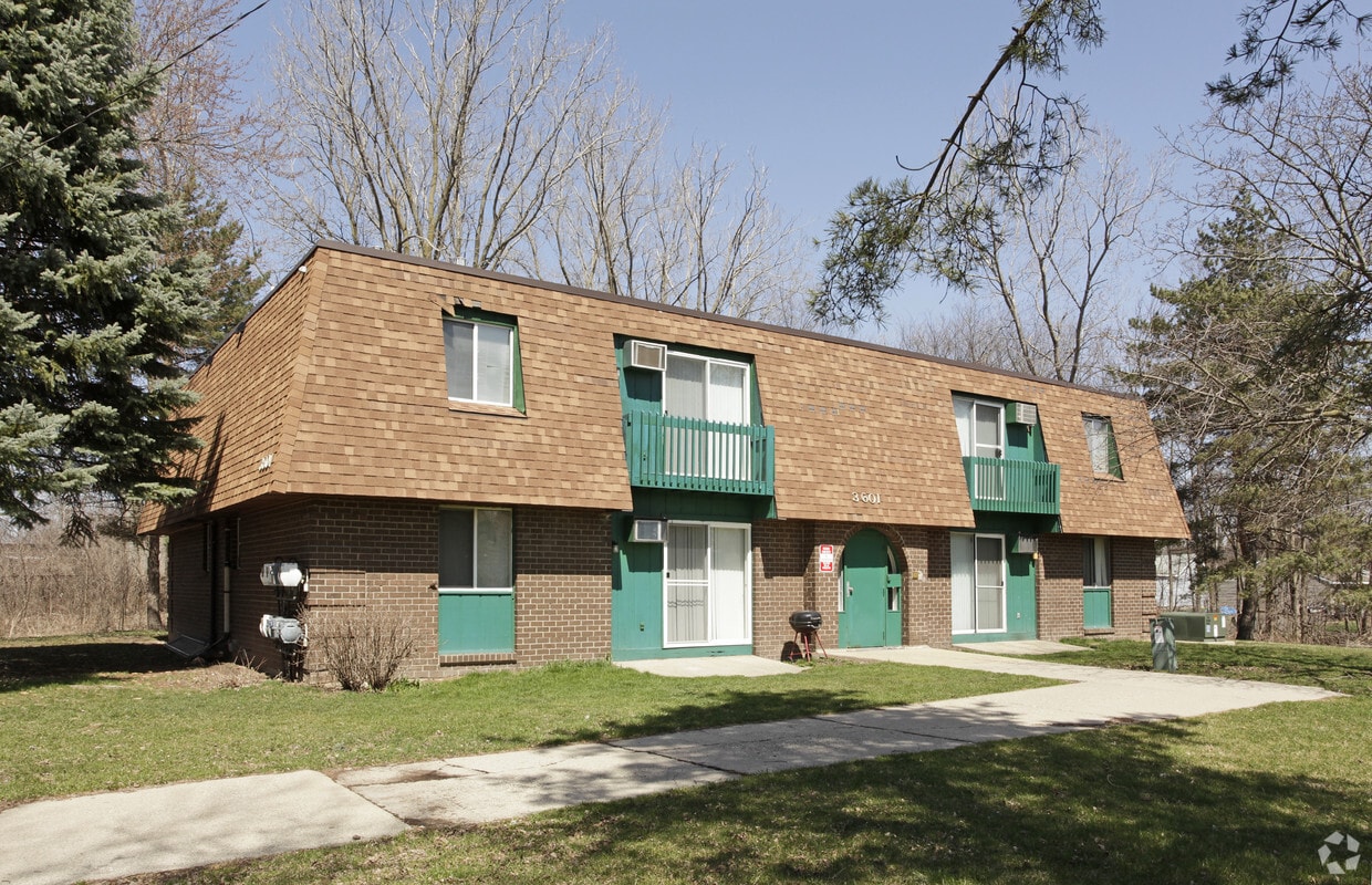 3601-3620 Richmond St, Lansing, MI 48911