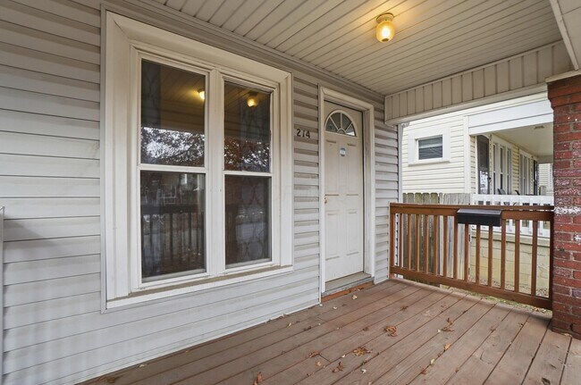 Foto del edificio - 212 E Hudson St