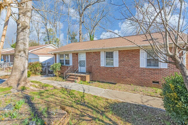 Building Photo - Price Improvement! Nice Brick Ranch with B...