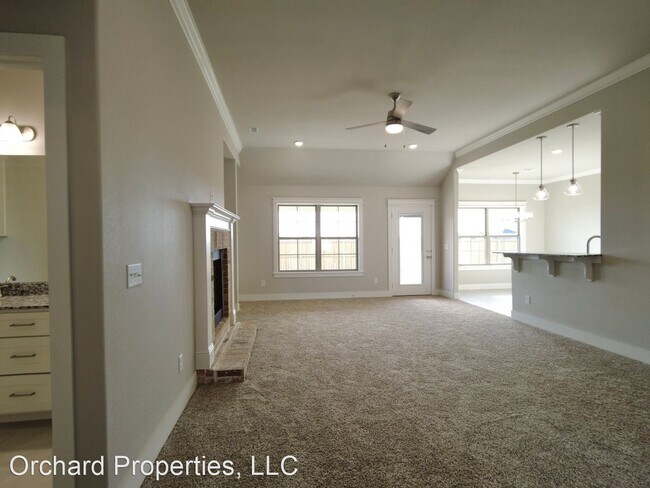 Foto del edificio - 4 br, 2 bath House - 751 Woodplains Ave.