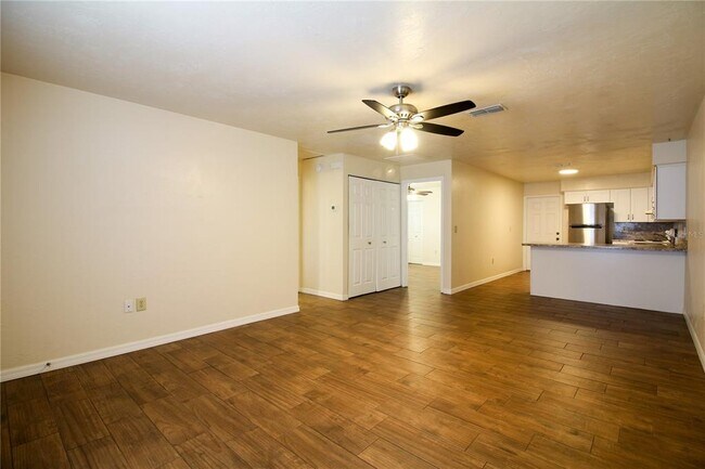 Foto del edificio - 5812 Stokes Rd