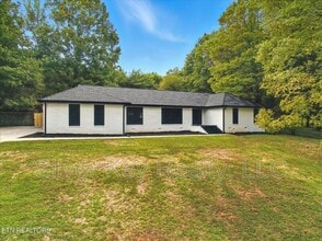 Building Photo - 1113 Springfield Dr