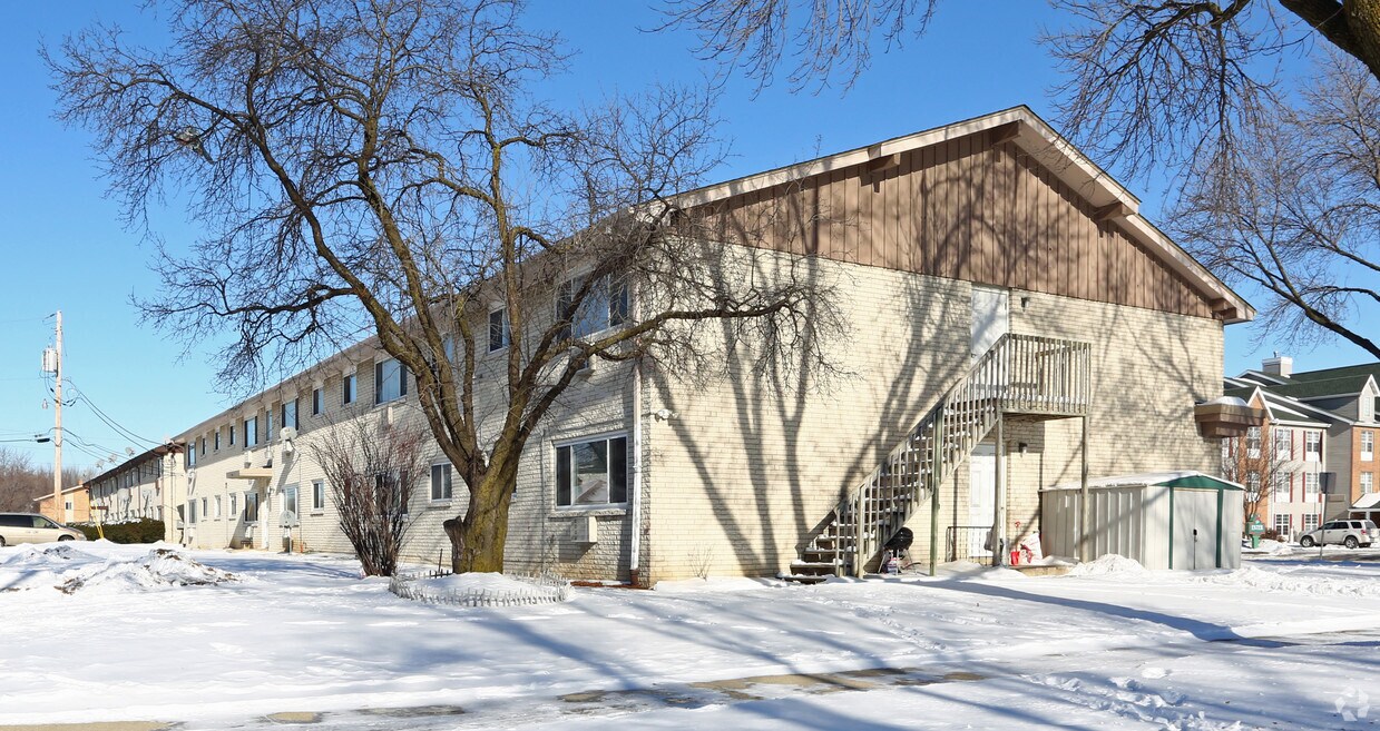 Building Photo - 6237 S 13th St