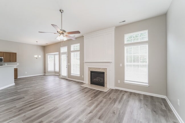 Building Photo - 161 Shephard Hill Dr