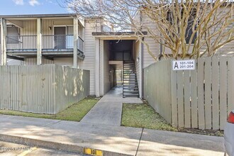 Building Photo - 220 Doucet Rd